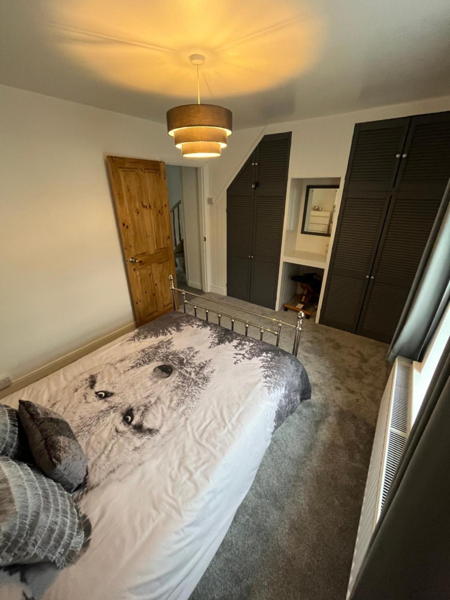 Wolf Hollow, Sleeps 4 Plus 2, Buxton Town Centre Exterior photo